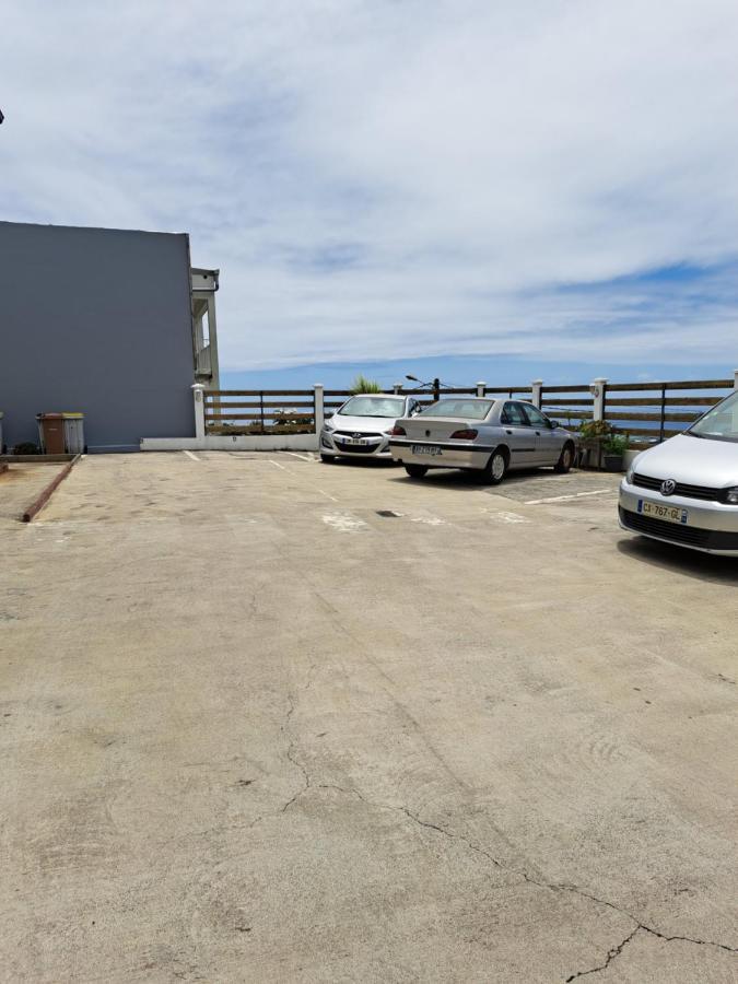 サン＝ドニAppart A La Res Andy Accueillant 1 A 5 Pers Arrive Autonome , 2 Places De Parking Dans La Cour Devant La Maisonアパートメント エクステリア 写真