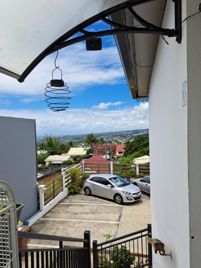 サン＝ドニAppart A La Res Andy Accueillant 1 A 5 Pers Arrive Autonome , 2 Places De Parking Dans La Cour Devant La Maisonアパートメント エクステリア 写真